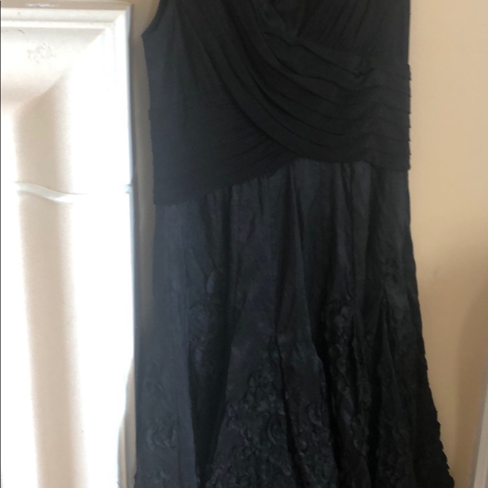 Dress - Picture 2 of 4